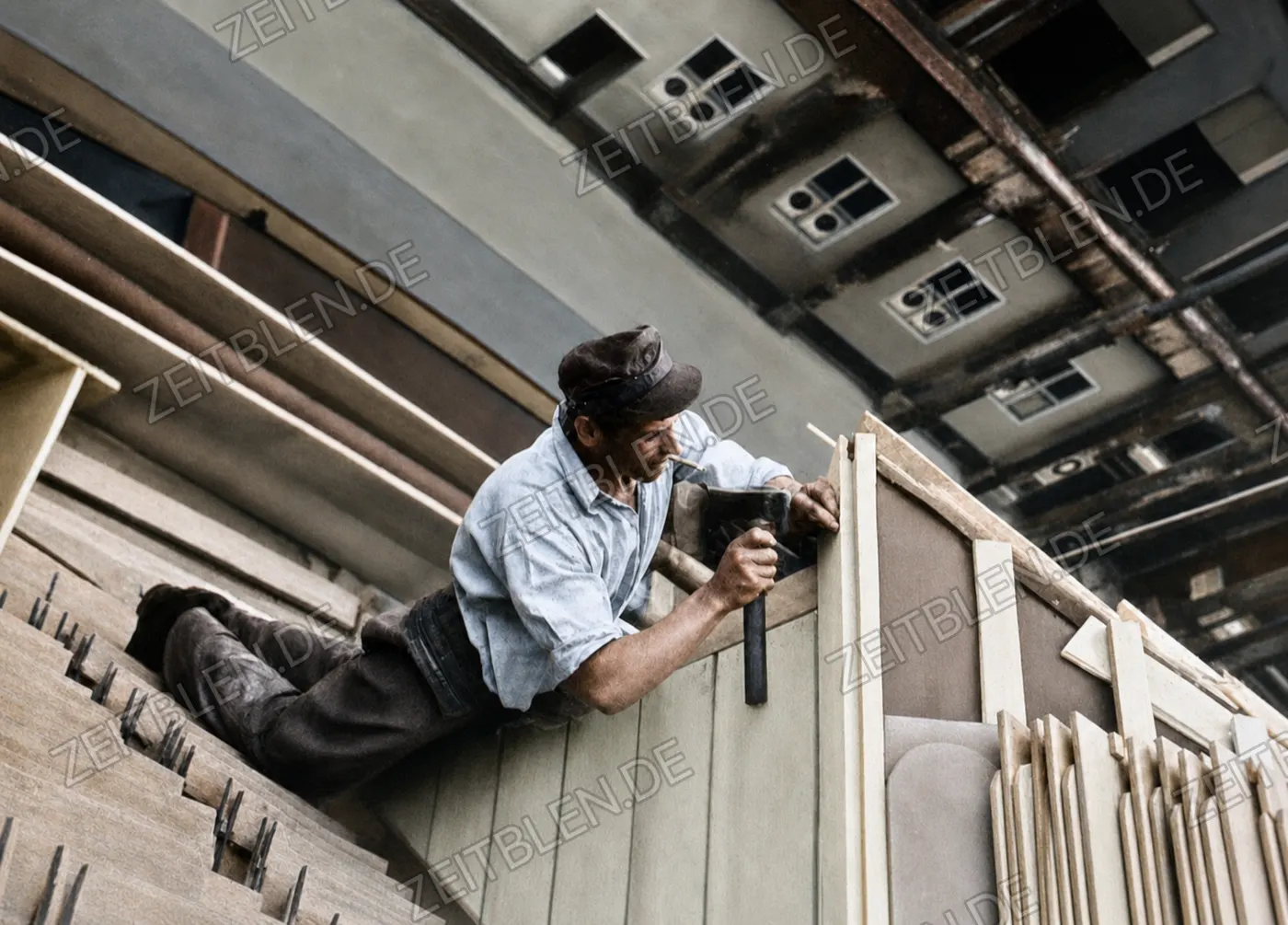 Dachdecker über der Schleißheimerstraße, München 1949