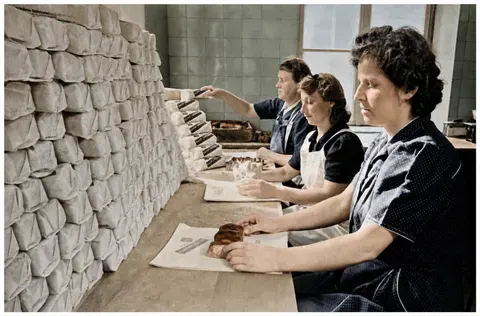 Verpackung von Leutner-Zwieback, München 1949