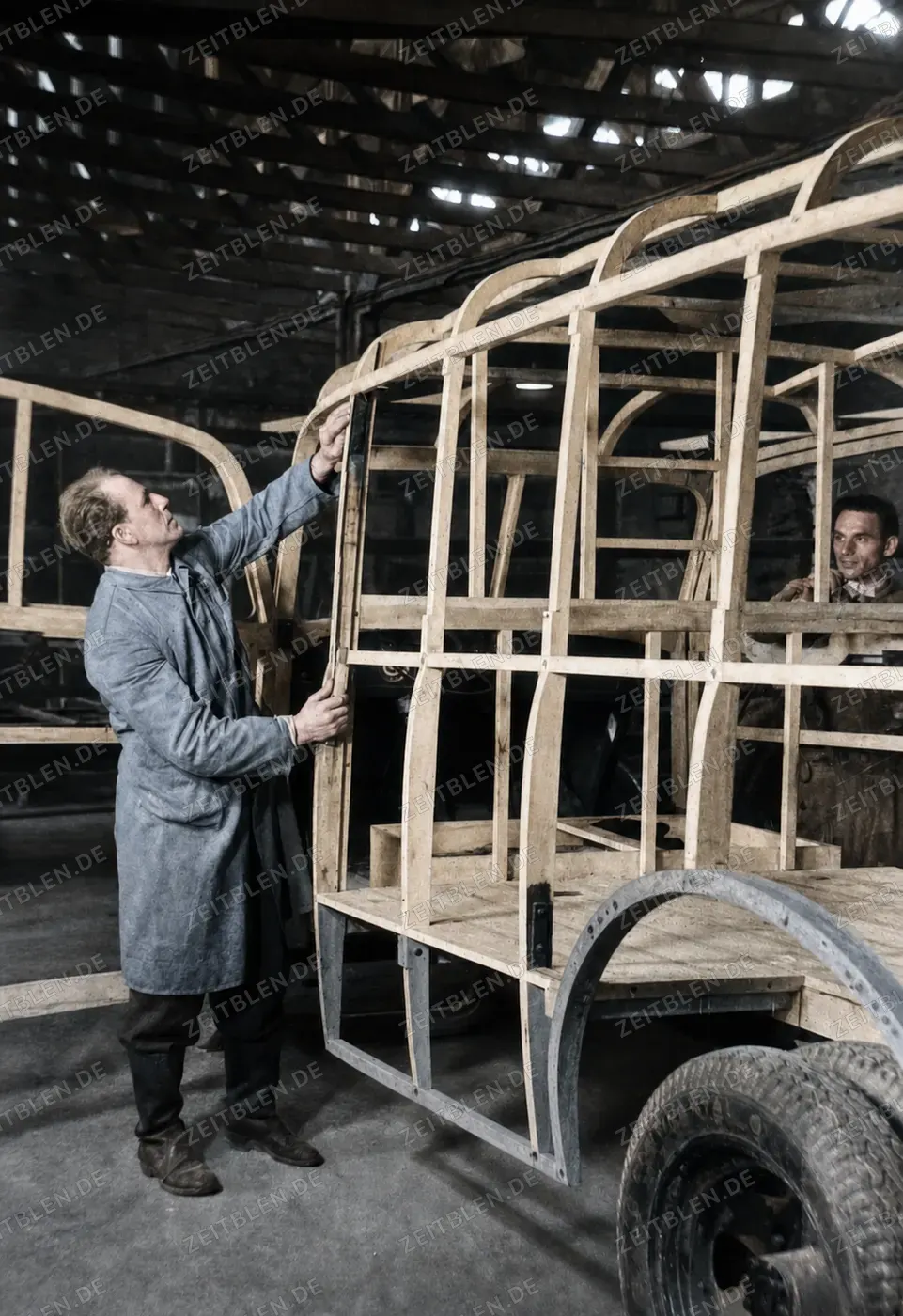 Prüfung eines Karosserierahmens, München 1949