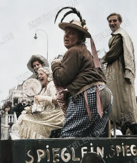 „Spieglein, Spieglein, sag an?“ beim Münchner Faschingsumzug, 27. Februar 1949