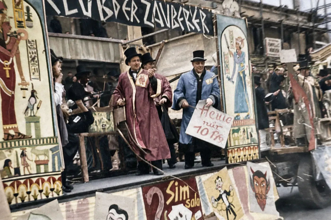 „Alvis der Zauberer“-Festwagen beim Münchner Faschingsumzug, 27. Februar 1949
