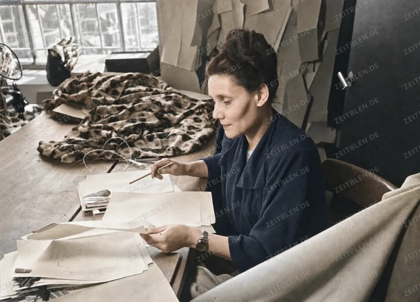 Schnitt- und Musterarbeit in der Kleiderfabrik Bagusatt, München, 16. Februar 1949