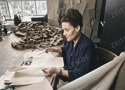 Schnitt- und Musterarbeit in der Kleiderfabrik Bagusatt, München, 16. Februar 1949