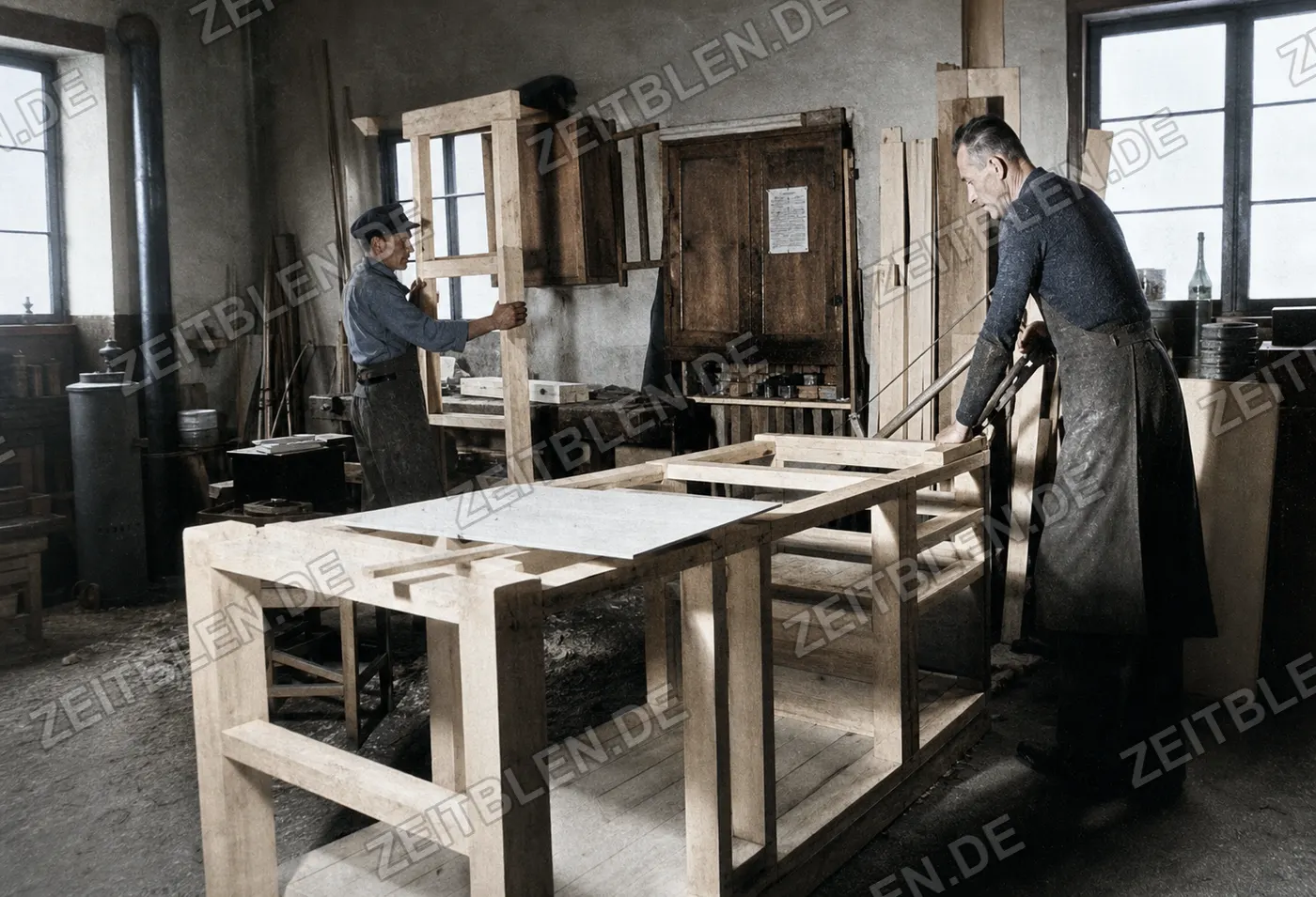 Montage von Eisschrank-Gehäusen bei Gebrüder Niehoff, Schongau, 7. April 1949