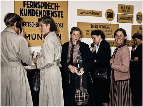 Fernsprech-Kundendienst der Deutschen Bundespost in München, September 1952