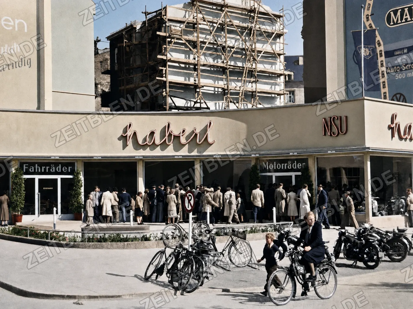 Haberl-Eröffnung mit Fahrrädern und Motorrädern am Isartorplatz, München, 21. September 19