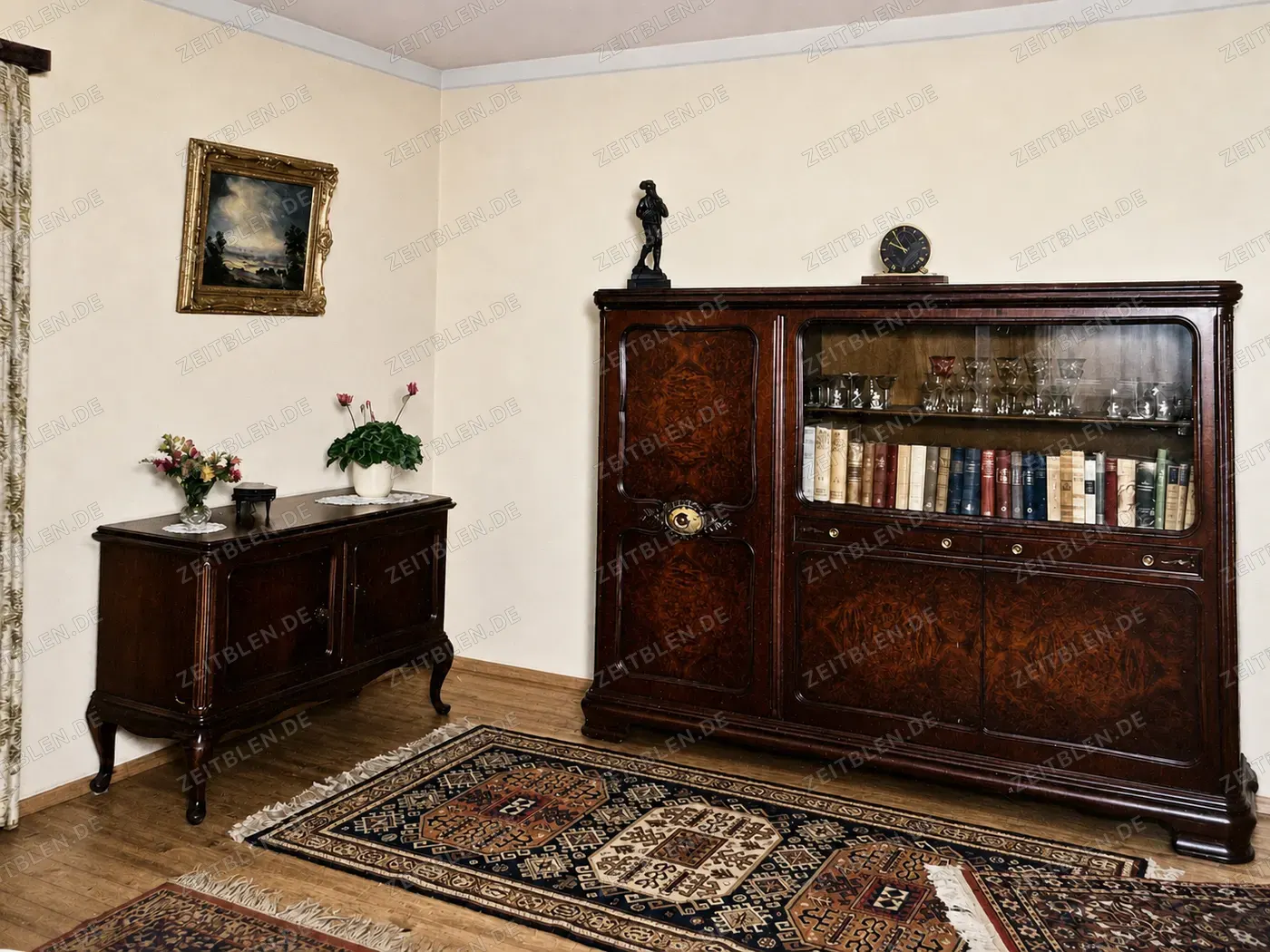 Wohnzimmerschrank und Sideboard in neuer Wohnung, Oktober 1952