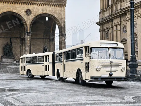 Werbebus vor der Feldherrnhalle, München 1951
