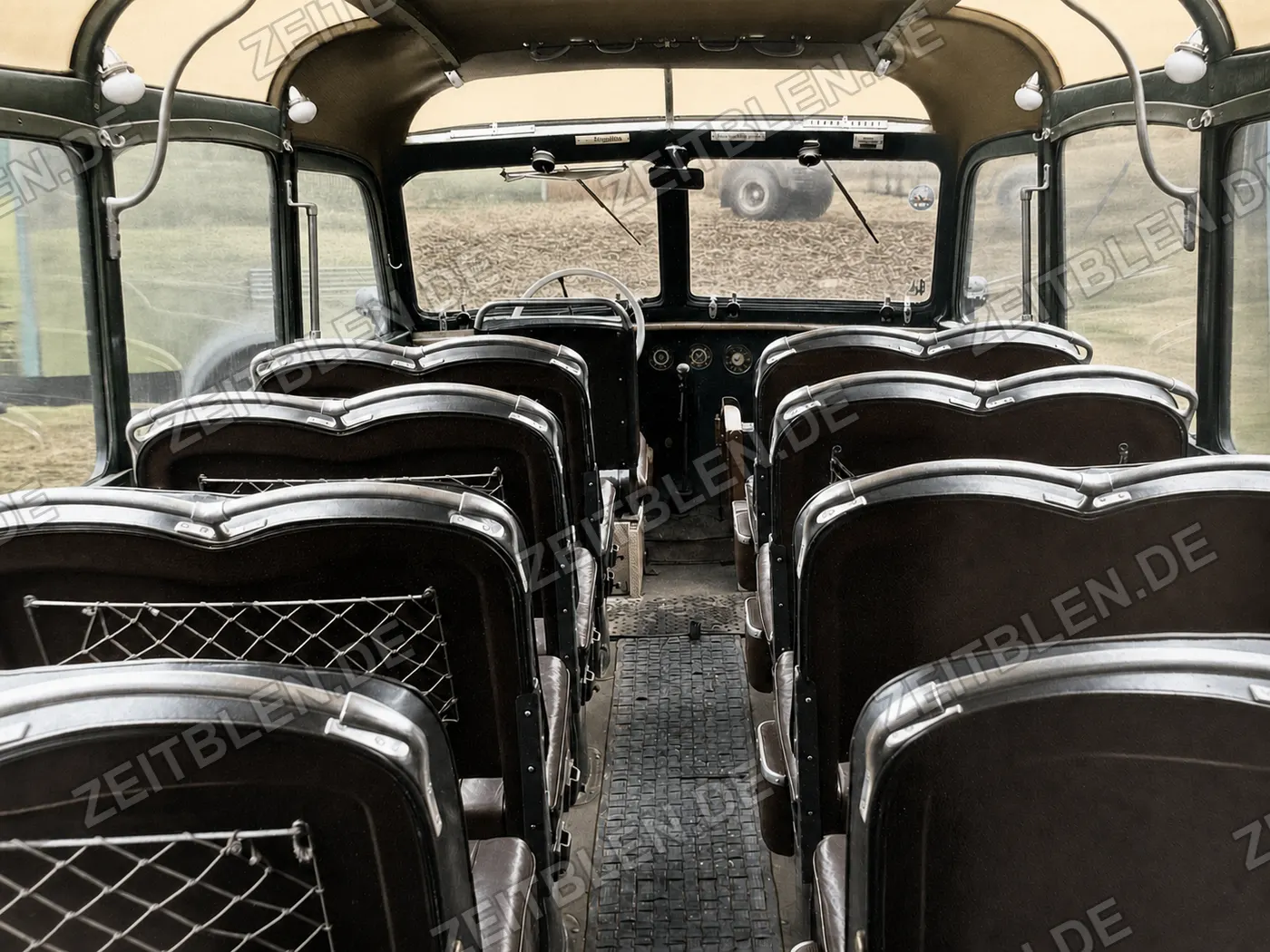 Innenansicht eines Opel-Blitz-Busses von Autobus Oberbayern