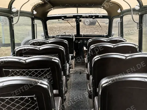 Innenansicht eines Opel-Blitz-Busses von Autobus Oberbayern