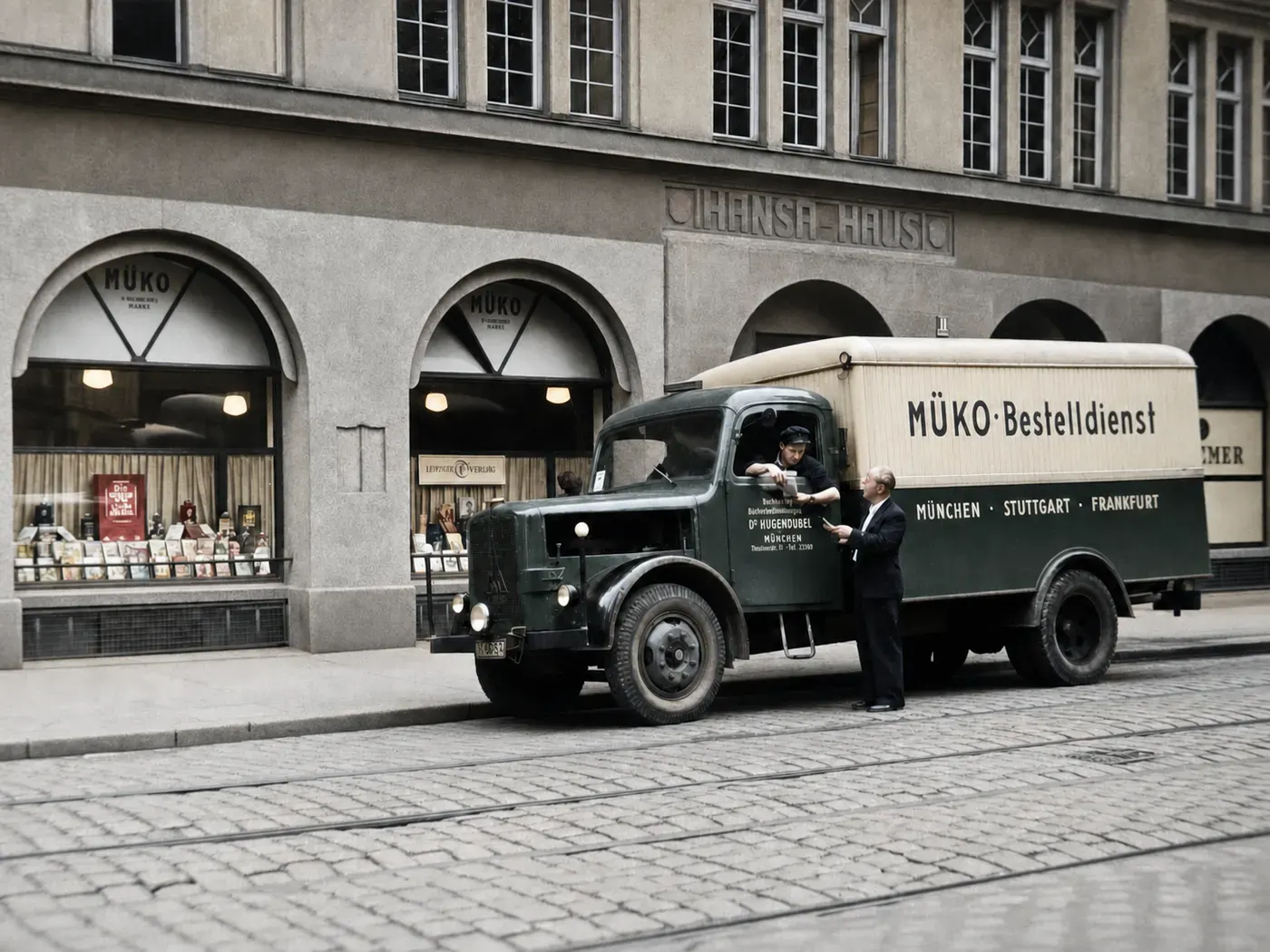 MÜKO-Bestelldienst vor dem Hansa-Haus