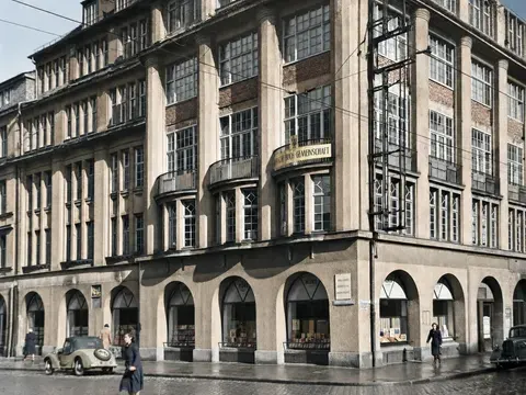 Hansa-Haus mit MÜKO-Schaufenstern