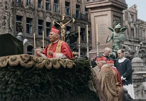 Kardinal Michael von Faulhaber bei der Mariensäulen-Weihe, 8. November 1945