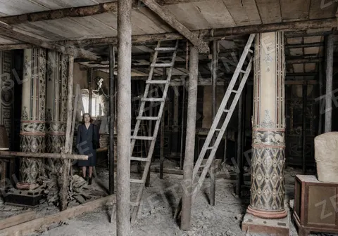 Gerüst im zerstörten Innenraum des Münchner Künstlerhauses