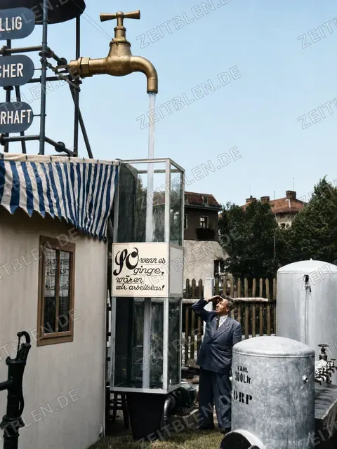 Wasserarmatur in Übergröße auf der Handwerksmesse