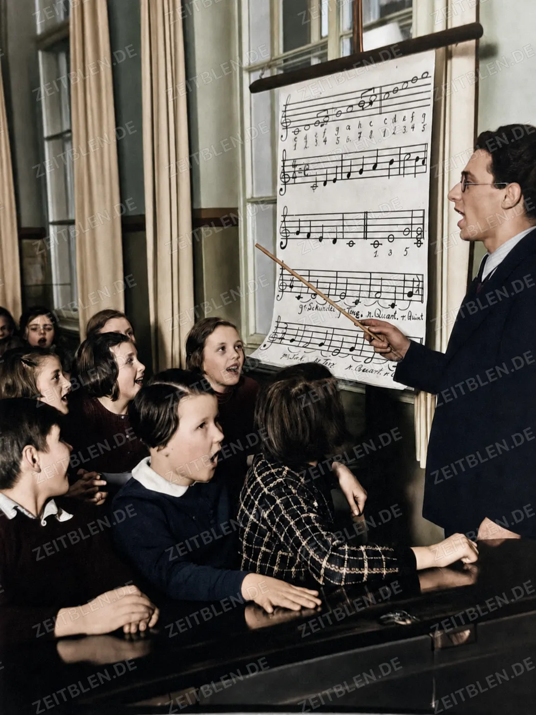Musikunterricht in einer Schulklasse, Dezember 1938 , Berlin