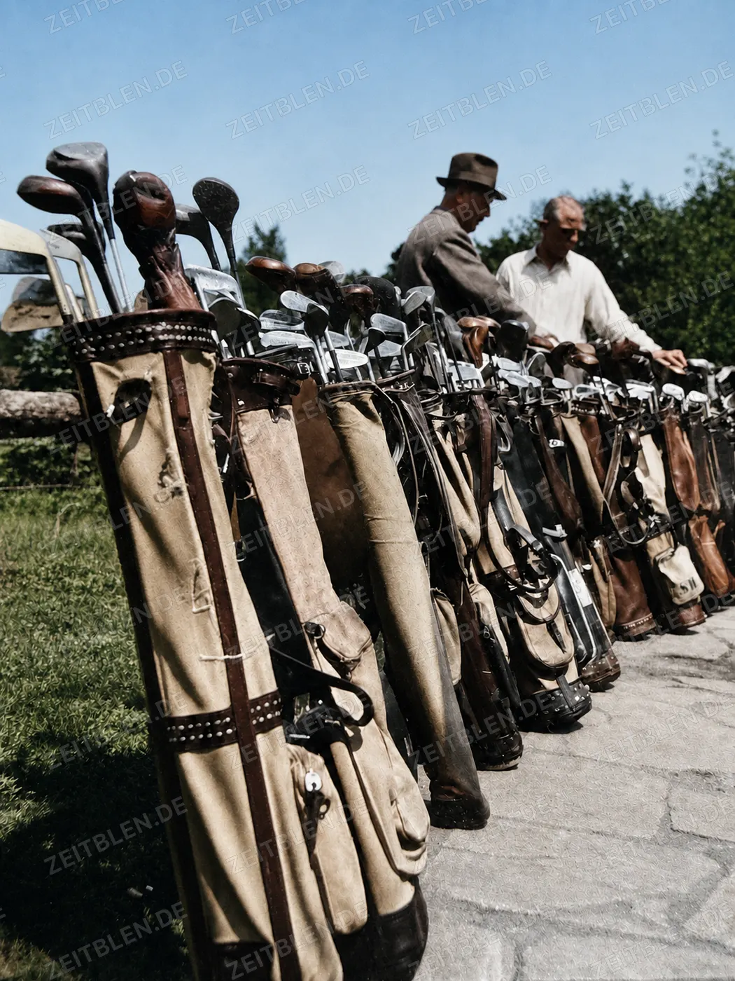 Golfausrüstung vor dem Turnier, Sommer 1937