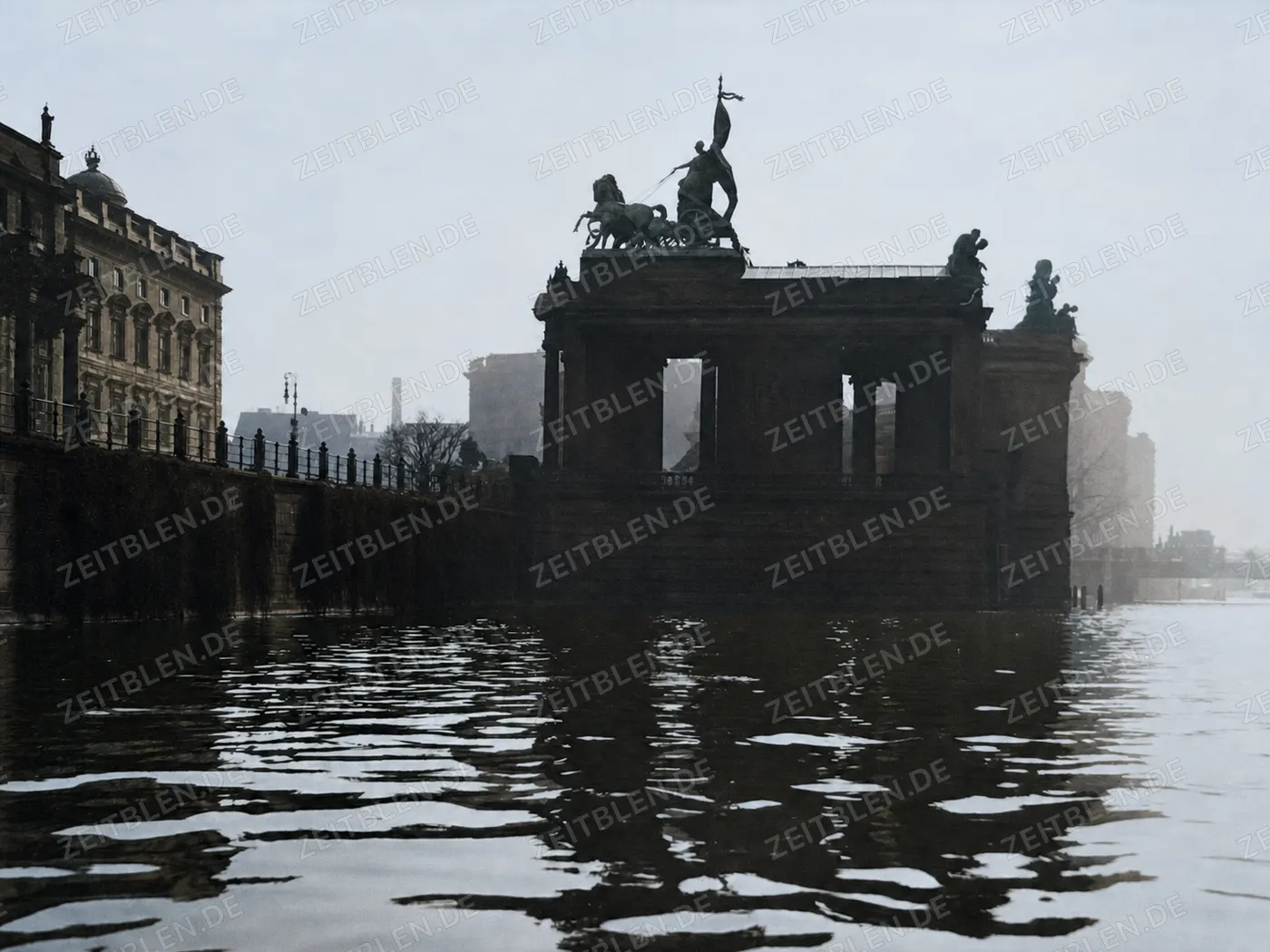 Kaiser-Wilhelm-Nationaldenkmal im Spreekanal, Februar 1937