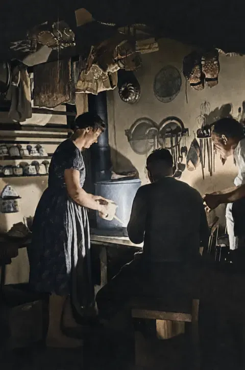 Abendessen in einer Berghütte, 1937