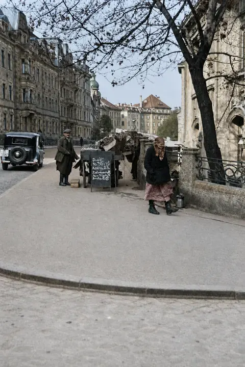Altstoffsammlung am Münchner Straßenrand, 1937