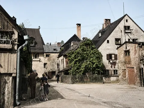 Bewohner in einem Hinterhof der Münchner Au, 1937