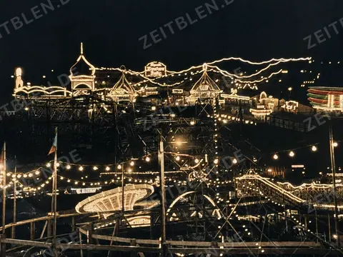 Lichtermeer auf dem nächtlichen Oktoberfest, 1937
