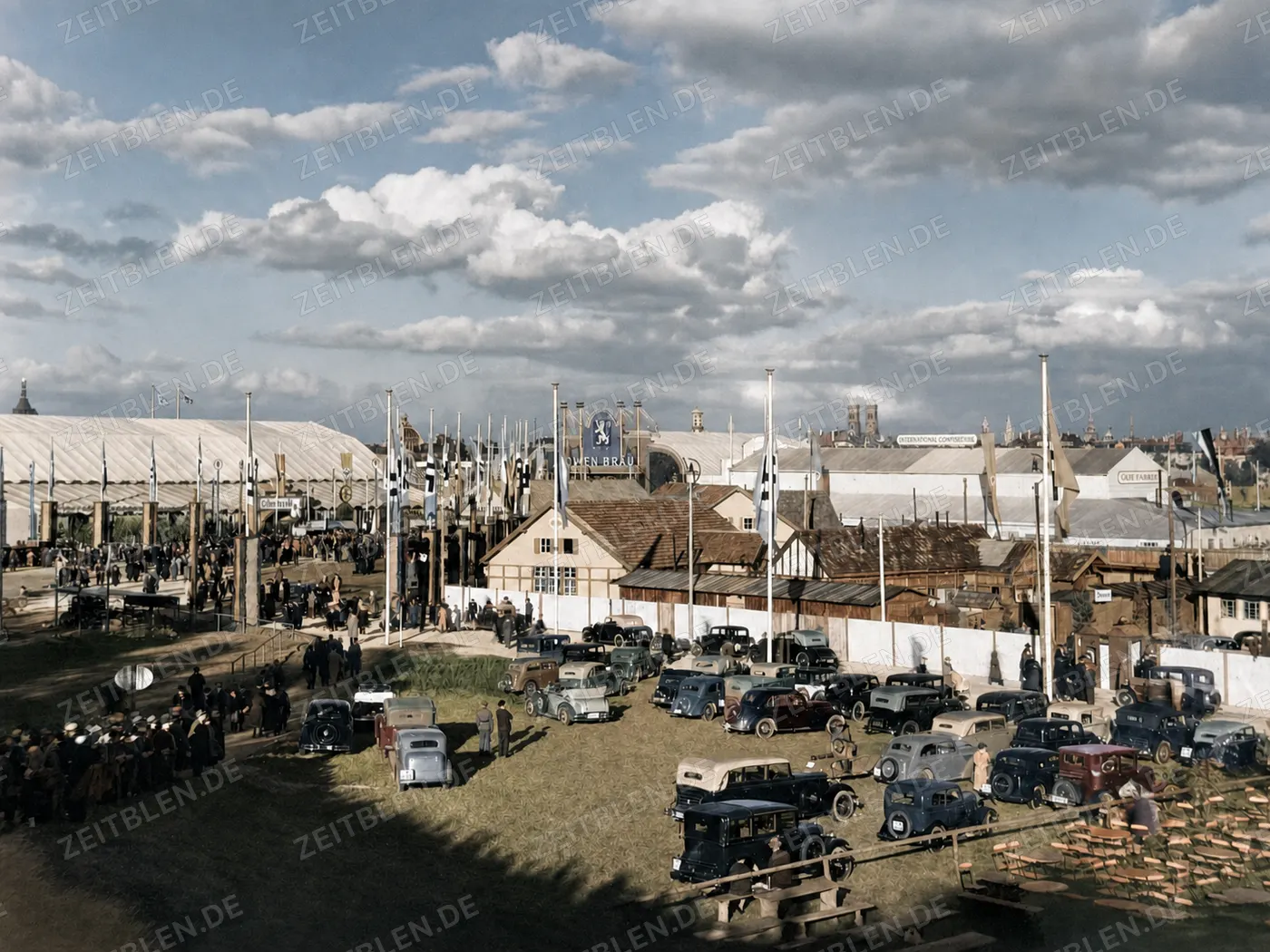 Automobilparkplatz am Oktoberfest, 1937