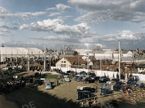 Automobilparkplatz am Oktoberfest, 1937