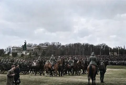 Militärparade auf der Theresienwiese, 20. April 1936