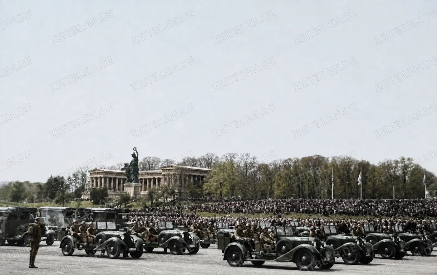 Motorisierte Verbände vor der Bavaria, 20. April 1936