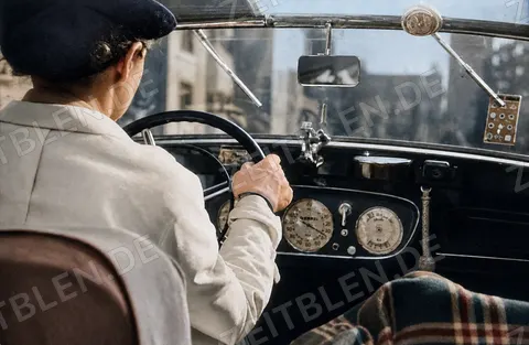 Autofahrerin im offenen Wagen, München 1935