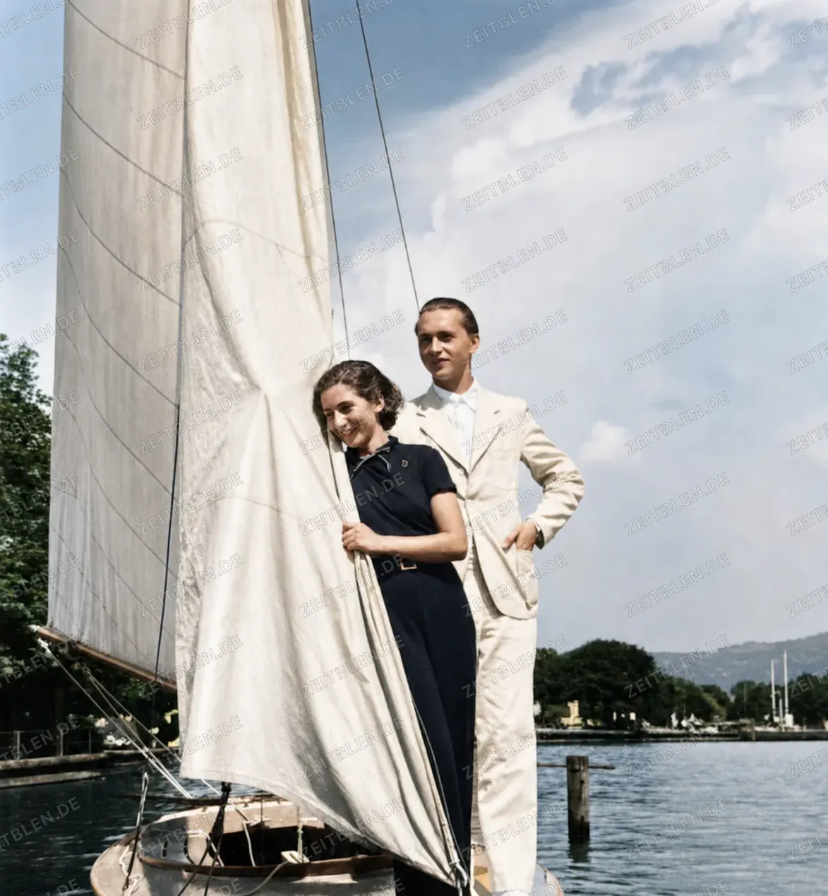 Paar auf einem Segelboot in Bad Schachen, 1935