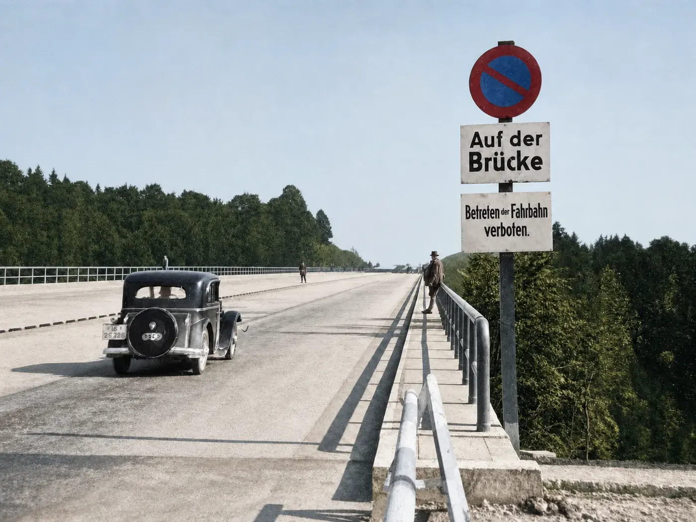 Verbotsschild an der Mangfallbrücke