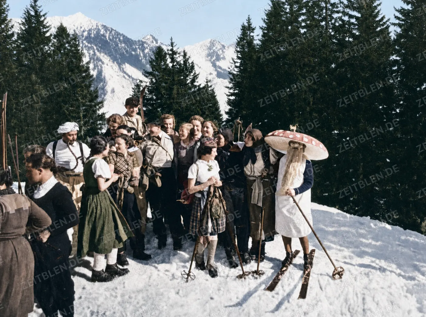 Kostümgruppe beim Firstalm-Fasching 1935