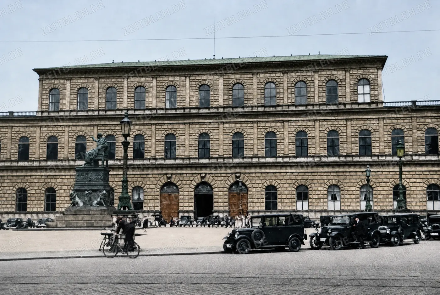 Königsbau der Münchner Residenz am Max-Joseph-Platz