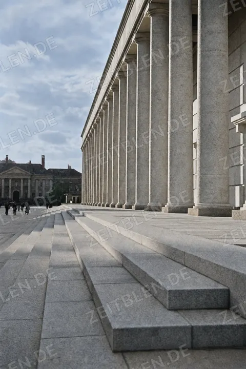 Freitreppe am „Haus der Deutschen Kunst“ im Bau