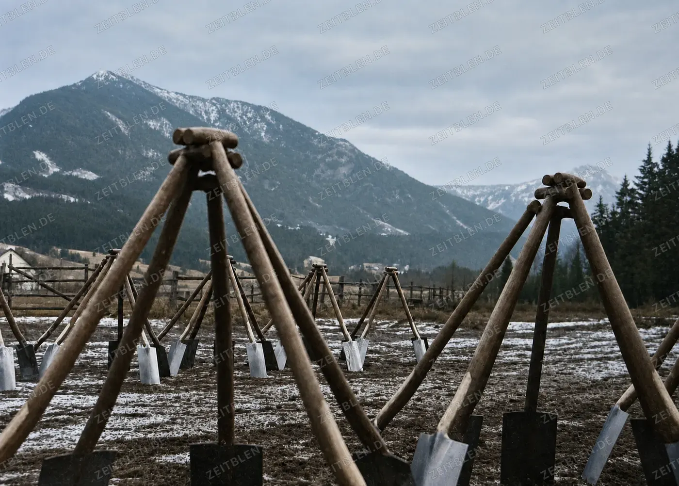 Spatenpyramiden des RAD vor der Benediktenwand