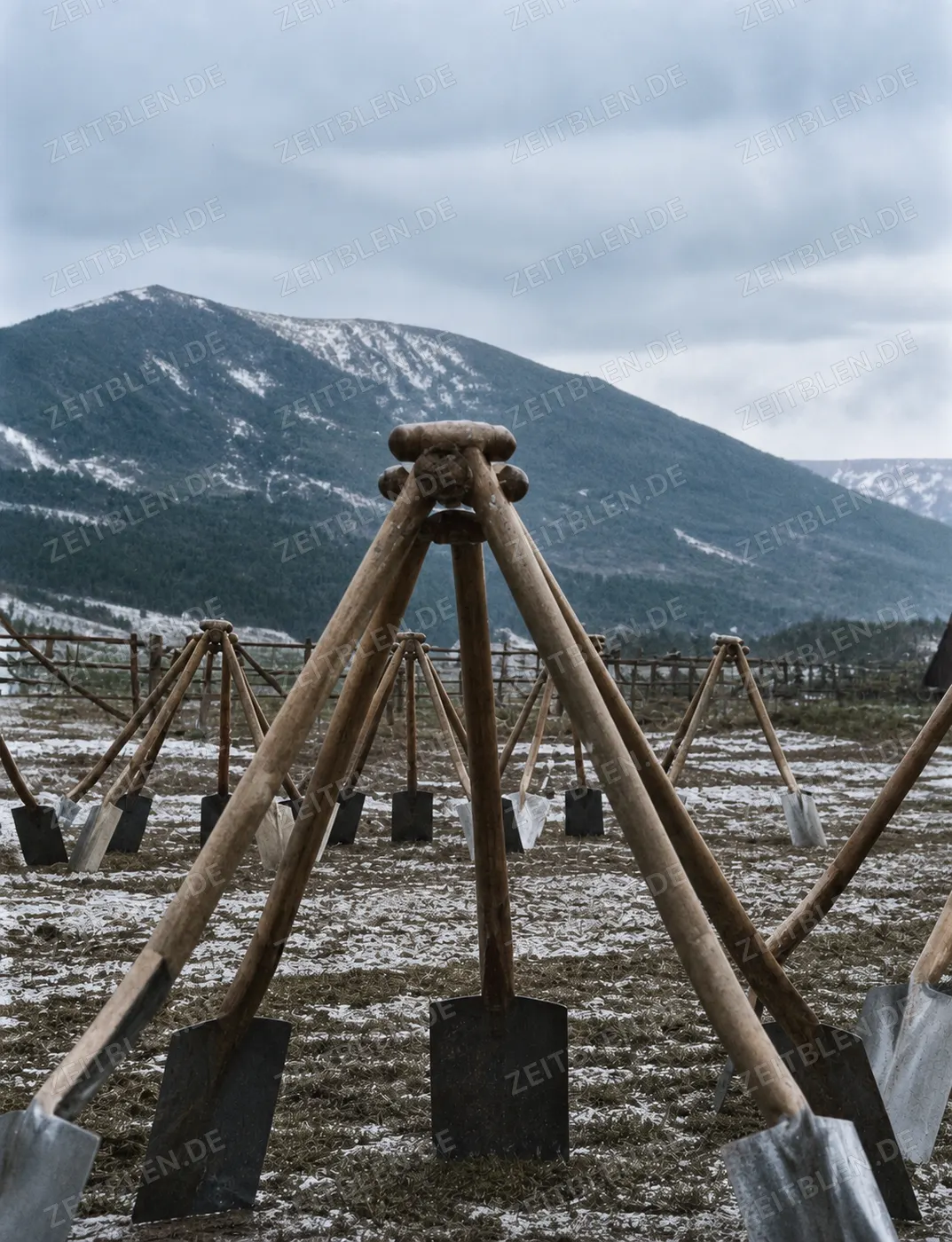 Spatenpyramiden nach der Wildbacharbeit bei Benediktbeuern
