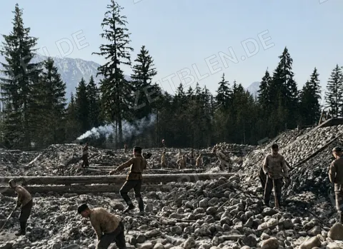Arbeitsdienst beim Ausbau eines Wildbachbetts bei Benediktbeuern