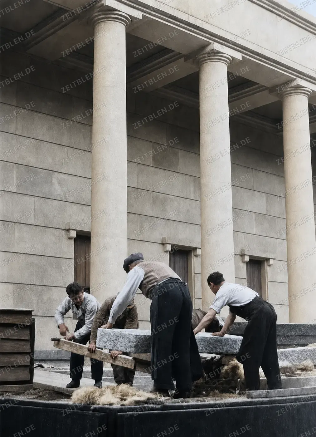Steinmetzarbeiten am Haus der Deutschen Kunst