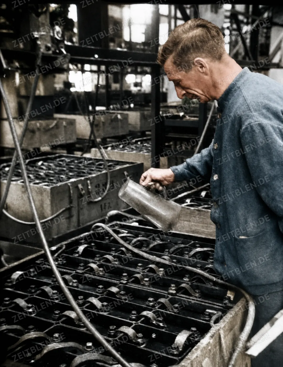 Kontrolle der Fahrzeugbatterien in der Reichspost-Ladestation