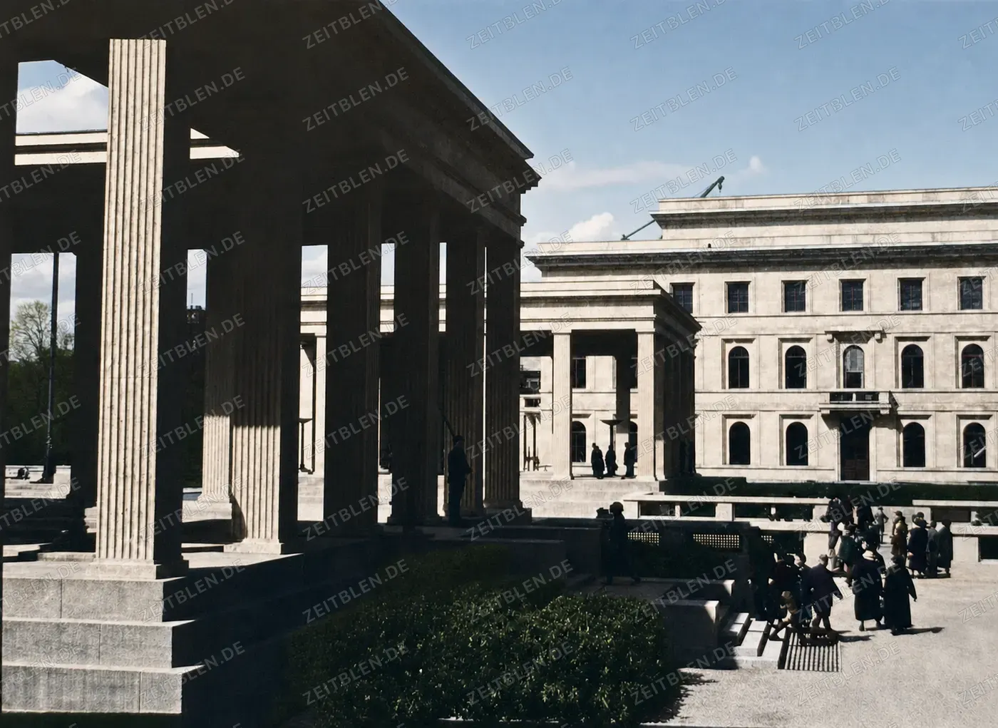 Zwischen den NS-„Ehrentempeln“ am Münchner Königsplatz