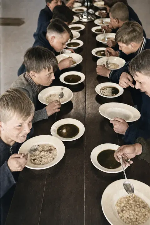 Mittagessen der Schüler am Mommsen-Gymnasium