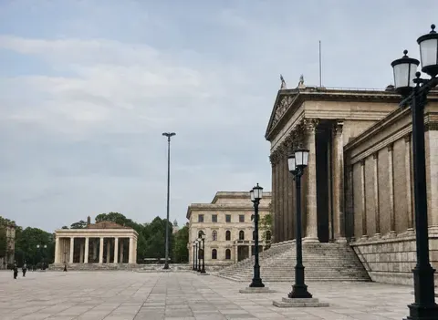 Der nationalsozialistisch umgestaltete Münchner Königsplatz
