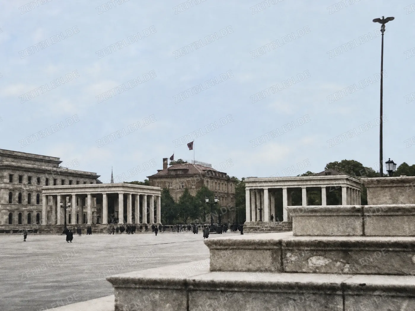 Ehrentempel und Braunes Haus am Münchner Königsplatz