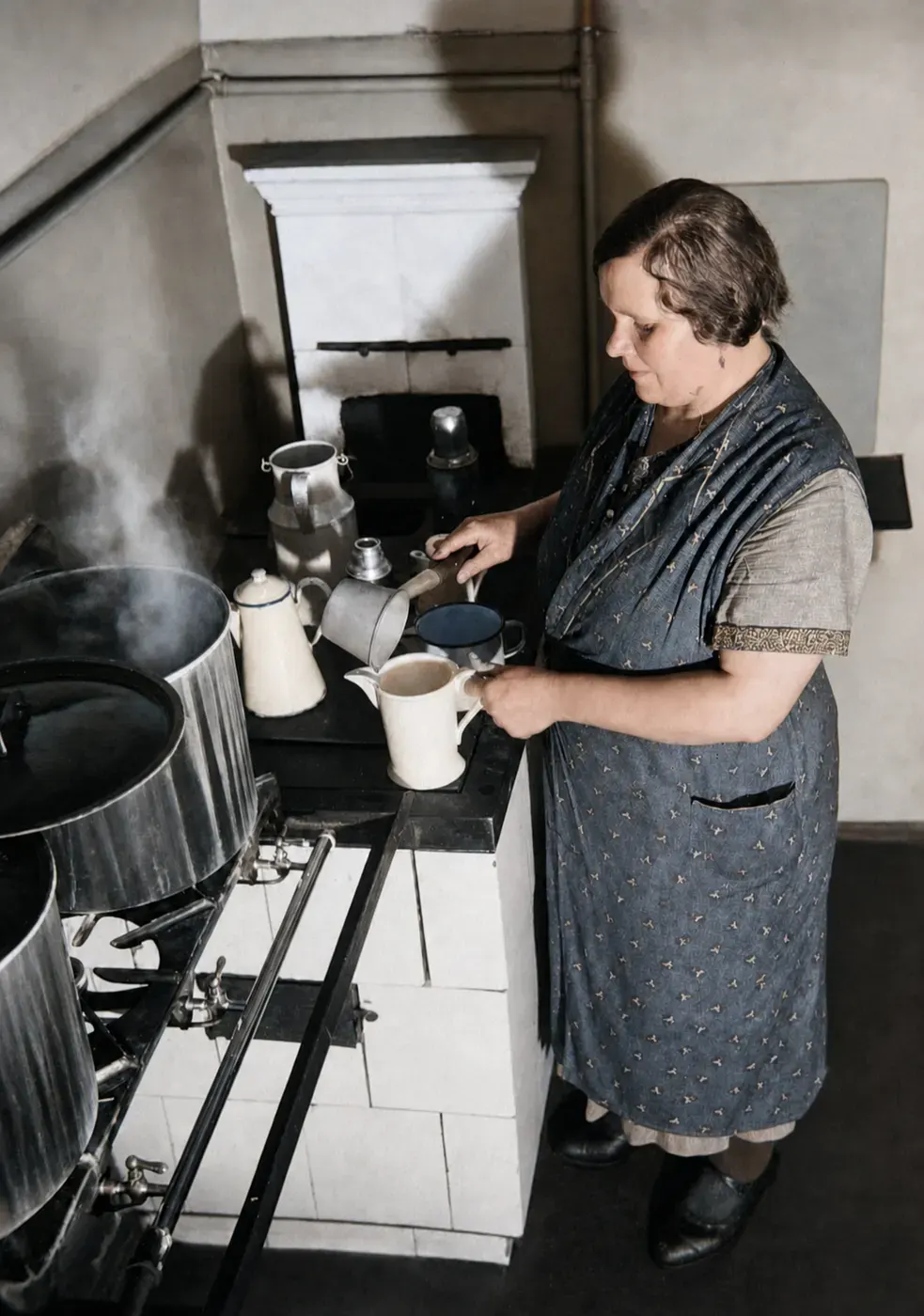 Küchenarbeit im Eisenbahner-Übernachtungsheim