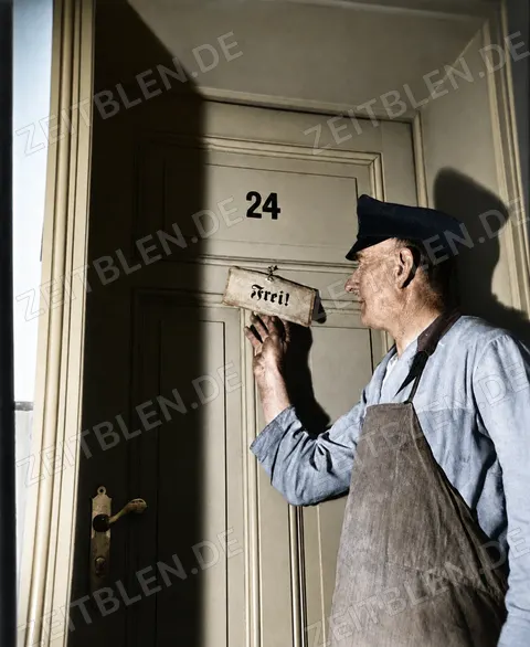 „Frei“-Schild am Zimmer des Eisenbahner-Übernachtungsheims