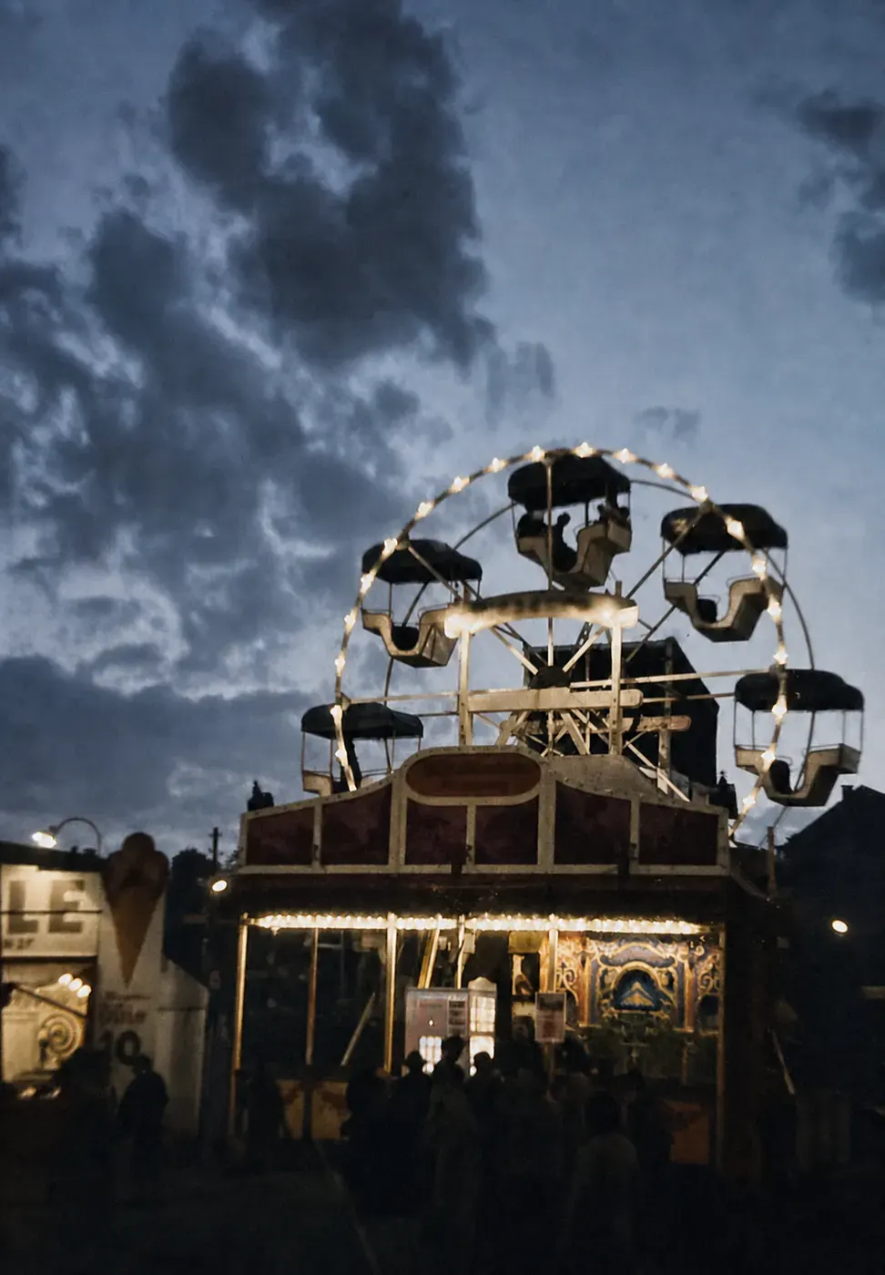 Kleines Riesenrad auf dem Oktoberfest