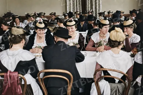 Festtafel einer Bauernhochzeit in Schliersee, Oktober 1936