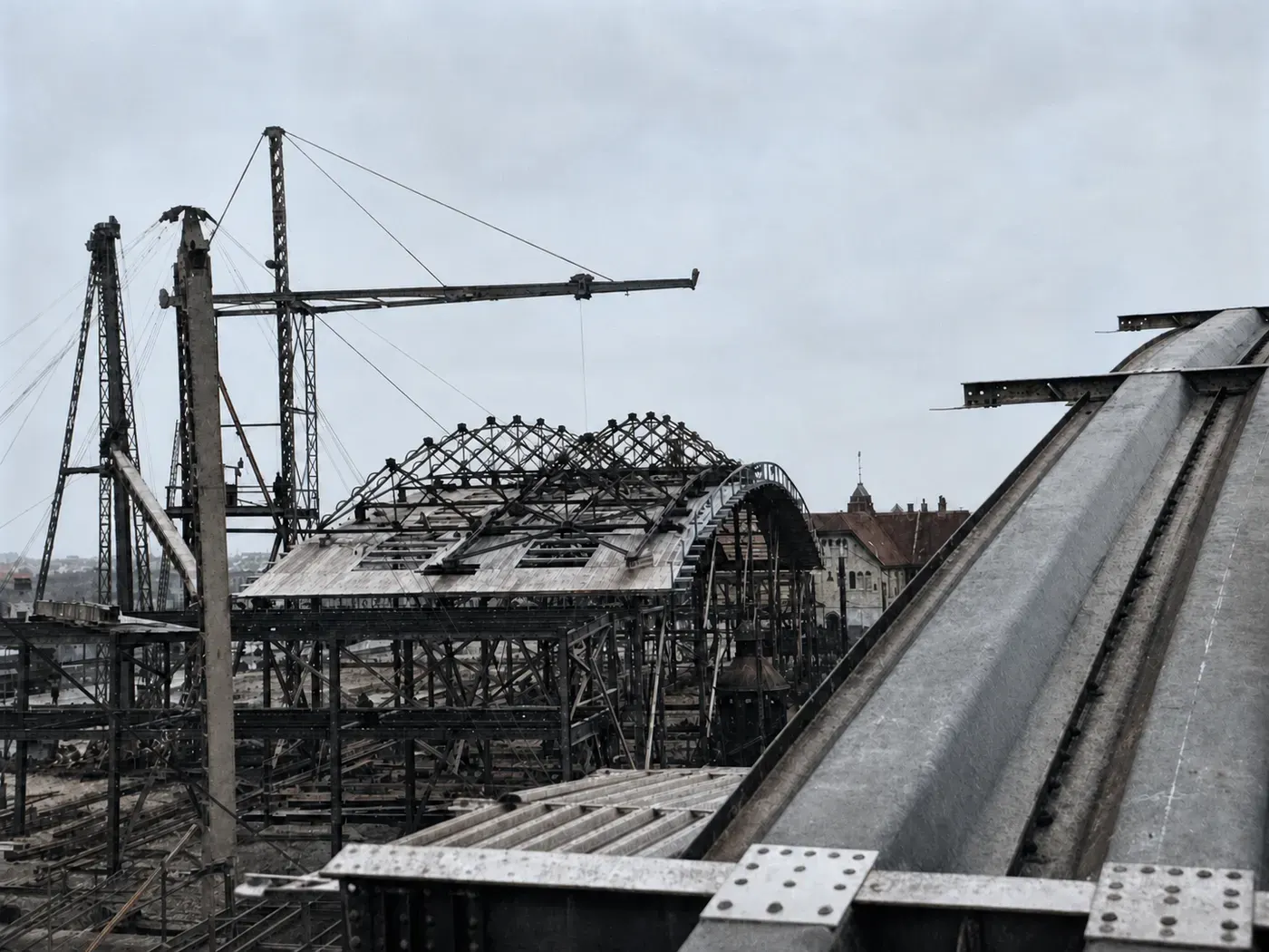 Montage eines gewölbten Hallendachs, Düsseldorf 1937